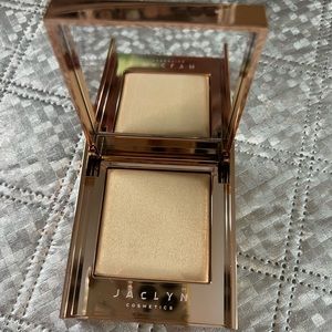Jaclyn Cosmetics Highlighter in Spark$